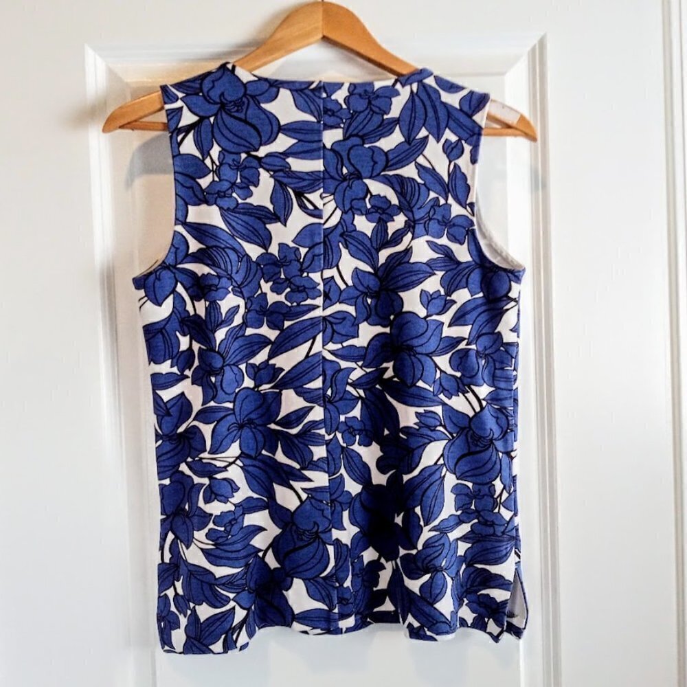 Ann Taylor Blue Black White Floral Sleeveless Knit Top - Picture 2 of 5